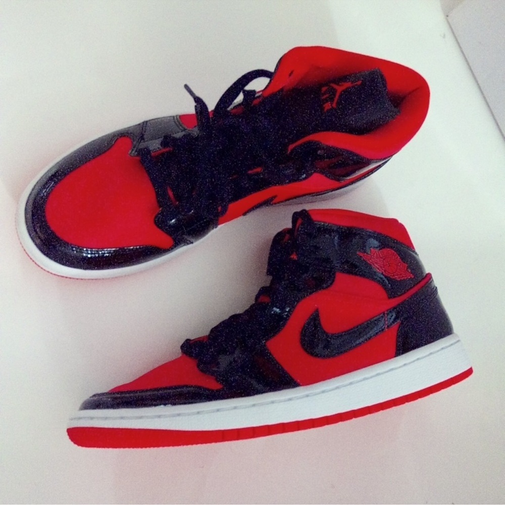 Air Jordan 1 Mid Bright Crimson And Black Sneakers Women's Size US 10 New In Box